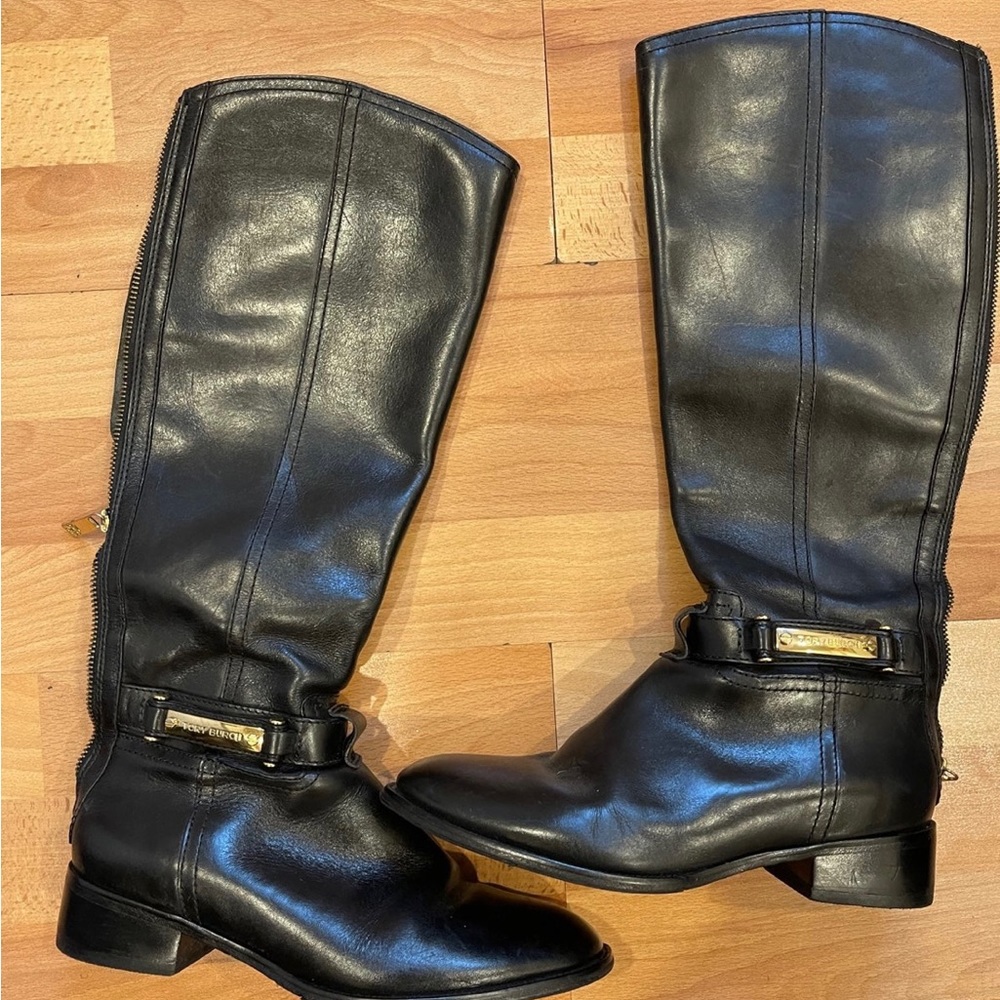Tory Burch boot